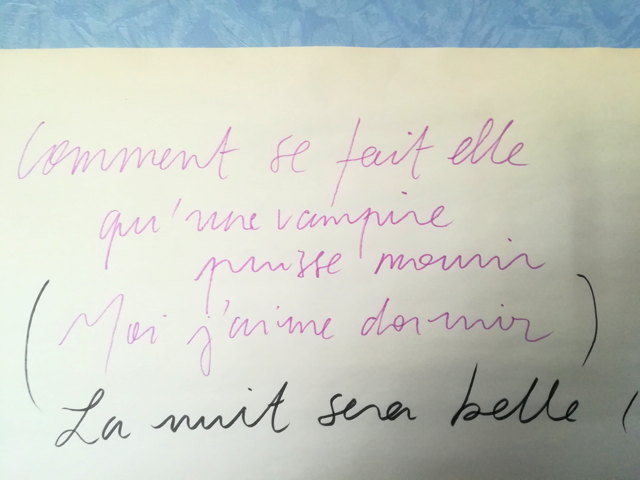 au mur